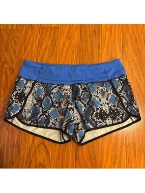 Lululemon Run Speed Shorts Womens 10 Mini Ziggy Snake Athletic Workout